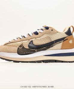 Nike Vaporwaffle Sacai