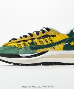 Nike Vaporwaffle Sacai