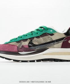 Nike Vaporwaffle Sacai