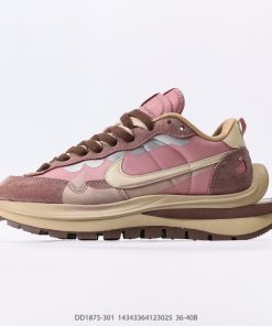 Sacai x NIKE VAPORWAFFLE