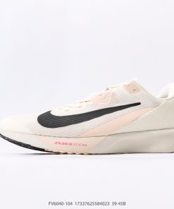 NIKE AIR ZOOM RIVAL FLY