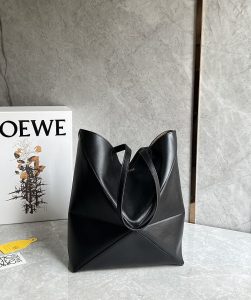 LOEWE bags