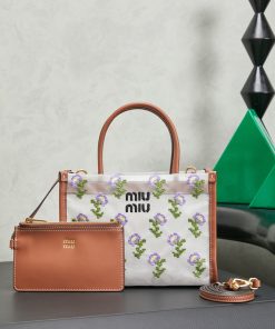 MIUMIU