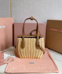 MIUMIU