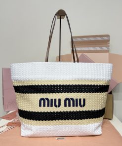MIUMIU
