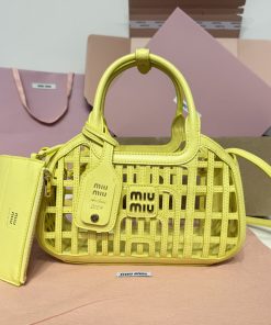 MIUMIU