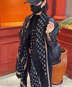 LOUIS VUITTON scarf
