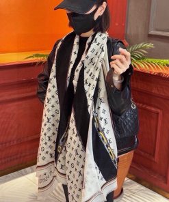 LOUIS VUITTON scarf