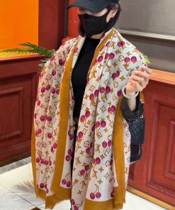 LOUIS VUITTON scarf