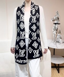 LOUIS VUITTON scarf