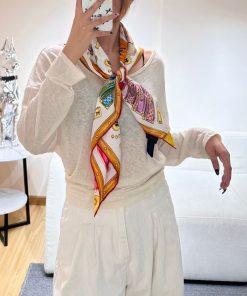 LOUIS VUITTON scarf