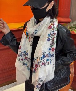 LOUIS VUITTON scarf