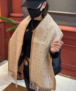 LOUIS VUITTON scarf