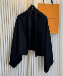 LOUIS VUITTON scarf