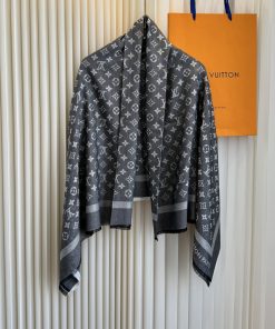 LOUIS VUITTON scarf