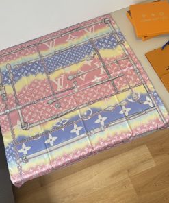 LOUIS VUITTON scarf
