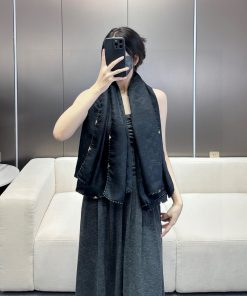 LOUIS VUITTON scarf