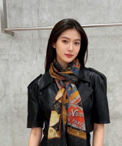 LOUIS VUITTON scarf