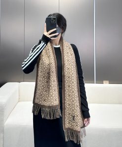 LOUIS VUITTON scarf