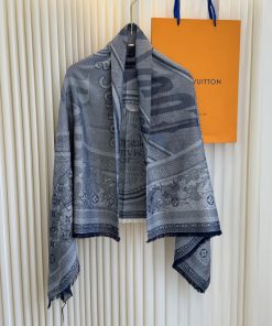 LOUIS VUITTON scarf