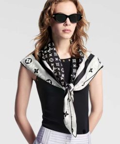 LOUIS VUITTON scarf