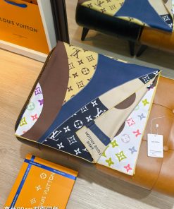 LOUIS VUITTON scarf
