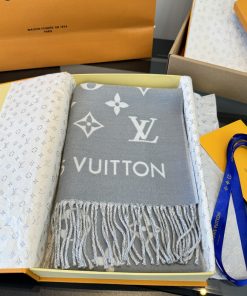 LOUIS VUITTON scarf