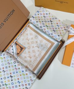LOUIS VUITTON scarf