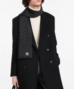 LOUIS VUITTON scarf