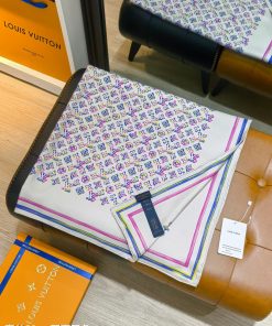 LOUIS VUITTON scarf
