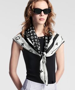 LOUIS VUITTON scarf
