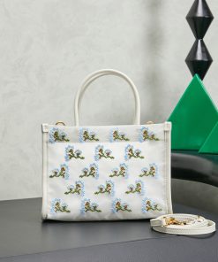 MIUMIU