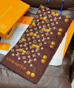 LOUIS VUITTON scarf