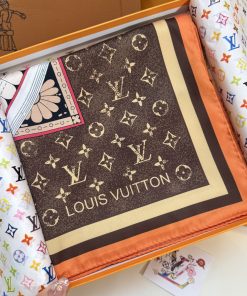 LOUIS VUITTON scarf