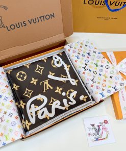 LOUIS VUITTON scarf