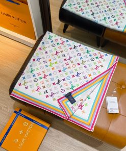 LOUIS VUITTON scarf