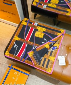 LOUIS VUITTON scarf