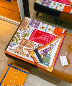 LOUIS VUITTON scarf