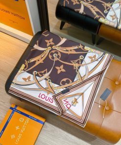 LOUIS VUITTON scarf