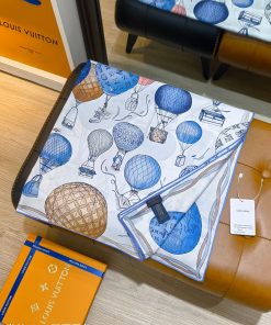 LOUIS VUITTON scarf