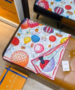 LOUIS VUITTON scarf