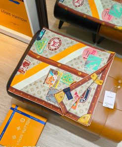 LOUIS VUITTON scarf